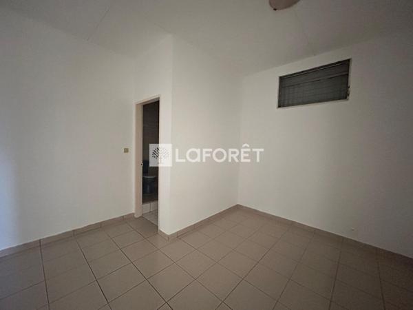 Achat immeuble près de CAYENNE - 10 pièce(s) - 360 m² - 357 600 €