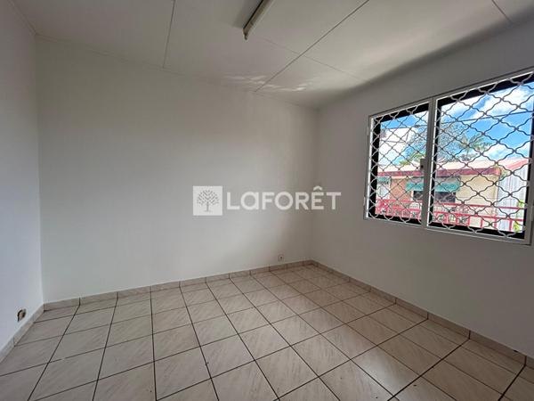 Achat immeuble près de CAYENNE - 10 pièce(s) - 360 m² - 357 600 €