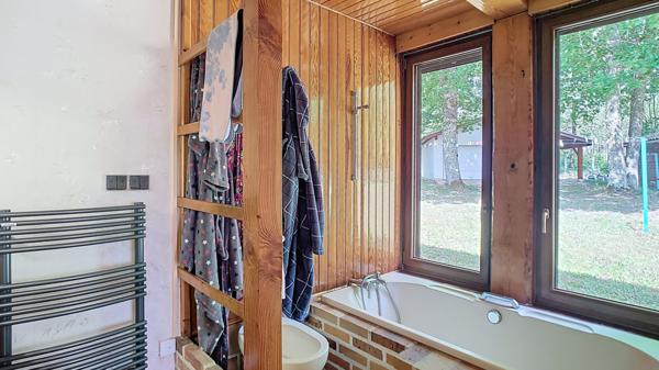 A vendre Maison Landaise de Prestige à Reaup Lisse avec piscine couverte et parc boisé