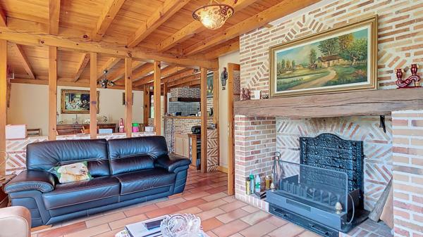 A vendre Maison Landaise de Prestige à Reaup Lisse avec piscine couverte et parc boisé