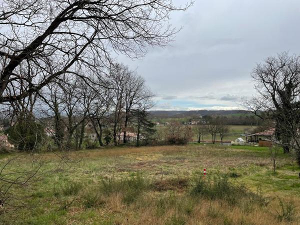 Terrain à bâtir. vue dégagée