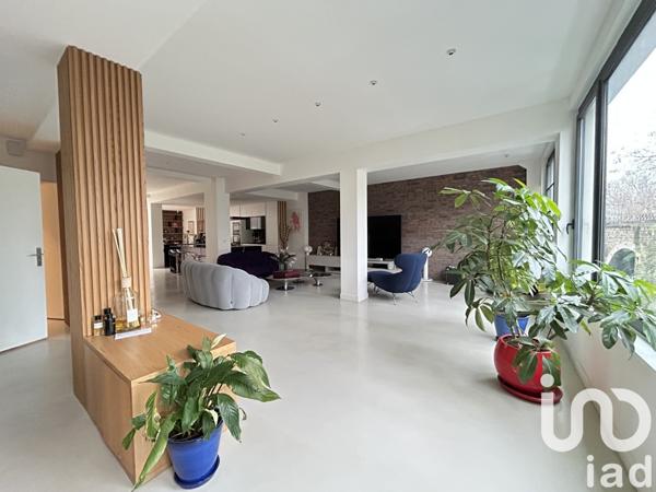 Appartement 5 pièces de 212 m² à Paris (75020)