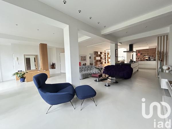 Appartement 5 pièces de 212 m² à Paris (75020)