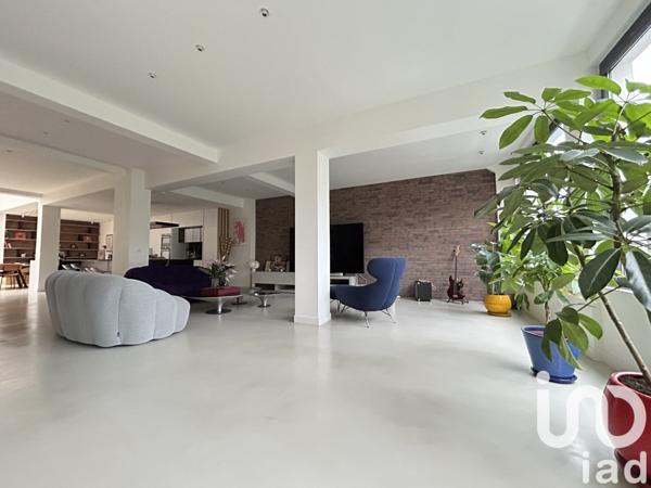 Appartement 5 pièces de 212 m² à Paris (75020)