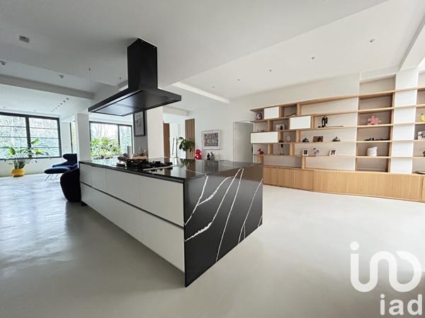 Appartement 5 pièces de 212 m² à Paris (75020)