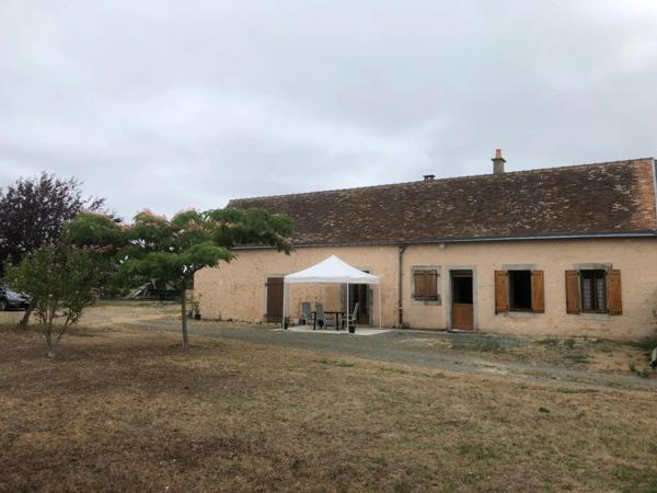 Longère en pierre en plein cœur de Malicorne