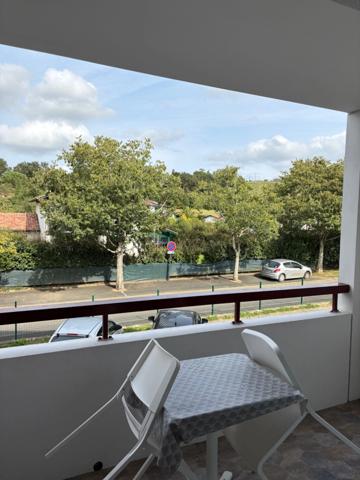 À Vendre – Studio meublé à Cambo-les-Bains 64 (20 m² + loggia 5 m²)