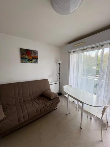 À Vendre – Studio meublé à Cambo-les-Bains 64 (20 m² + loggia 5 m²)