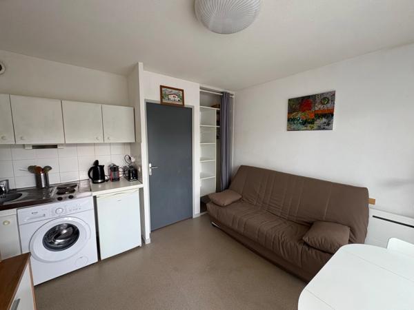 À Vendre – Studio meublé à Cambo-les-Bains 64 (20 m² + loggia 5 m²)
