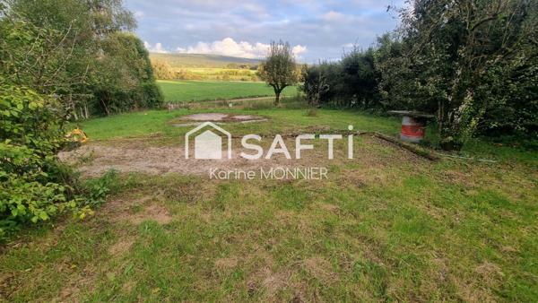 Maison avec un logement libre et un autre loué.