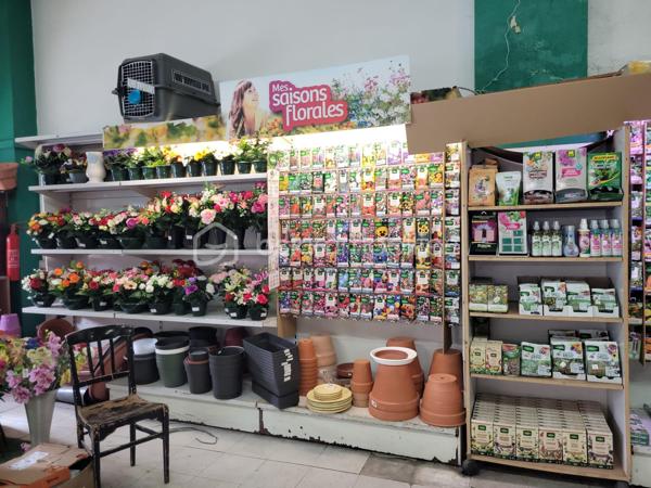 Local commercial de 359,99 m²