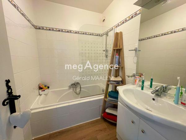 Maison à ROQUEBRUNE-SUR-ARGENS, 83520 - 6 pièces 113m²