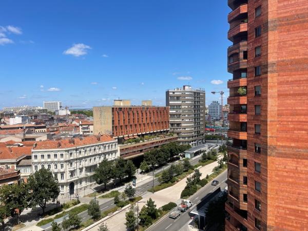 Bureau 22 pièces - 421 m²