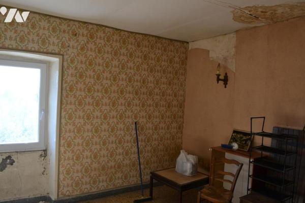 MAISON MITOYENNE EN PIERRES AVEC COURS