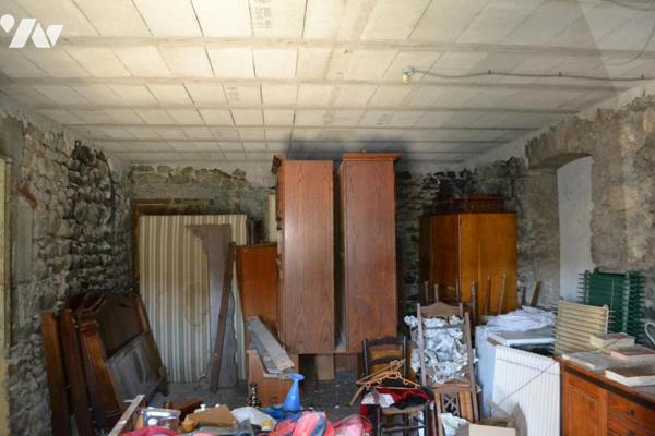 MAISON MITOYENNE EN PIERRES AVEC COURS