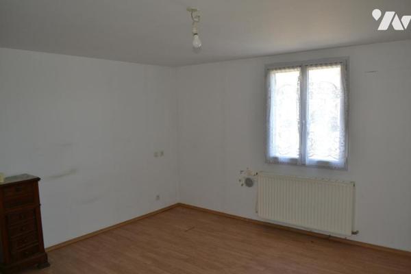 MAISON MITOYENNE EN PIERRES AVEC COURS