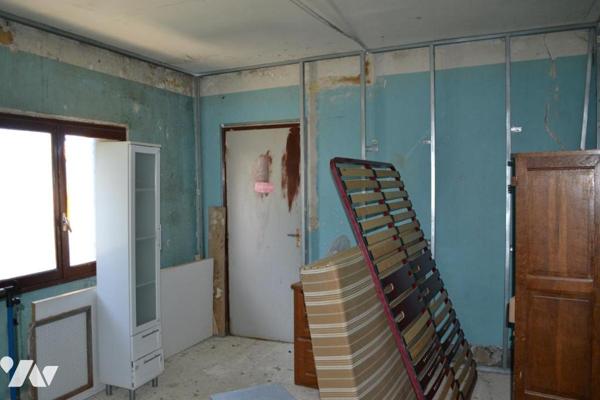 MAISON MITOYENNE EN PIERRES AVEC COURS