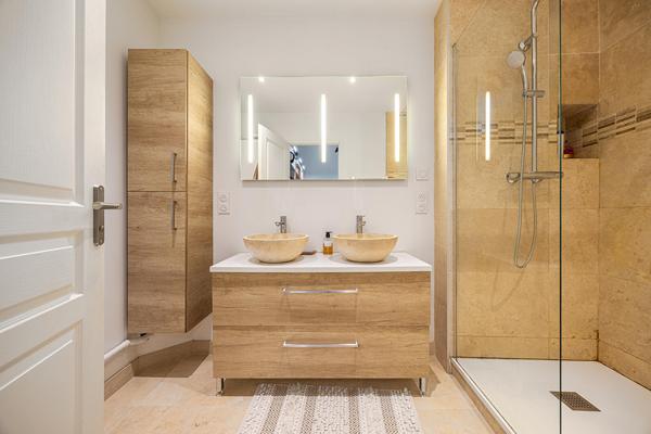 Duplex rénové de 105m² au sein du Château de Charly