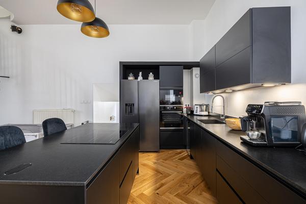 Duplex rénové de 105m² au sein du Château de Charly