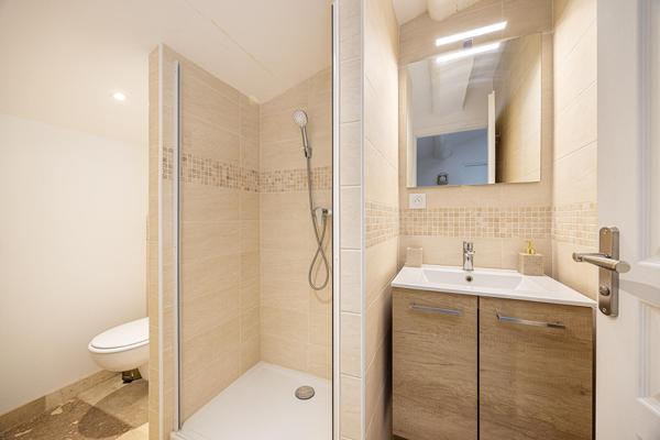Duplex rénové de 105m² au sein du Château de Charly