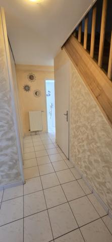 Bruay-la-Buissière (62700) Pavillon individuel en semi plain- pied à louer au prix de 900 euros