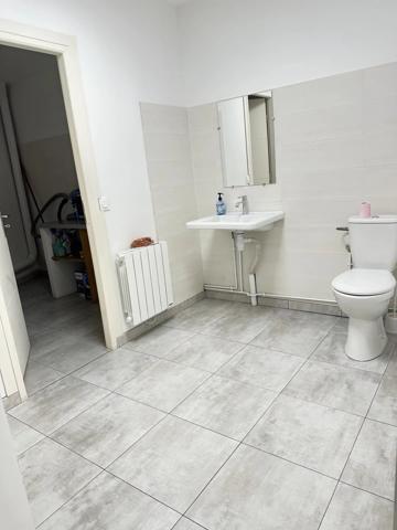 Location Local commercial 3 pièces 55 m2 à Salon-de-Provence