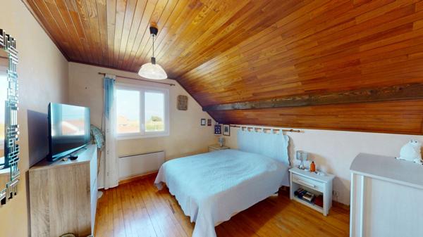 Maison sur sous-sol complet dans un environnement calme avec un parc clos et arboré !