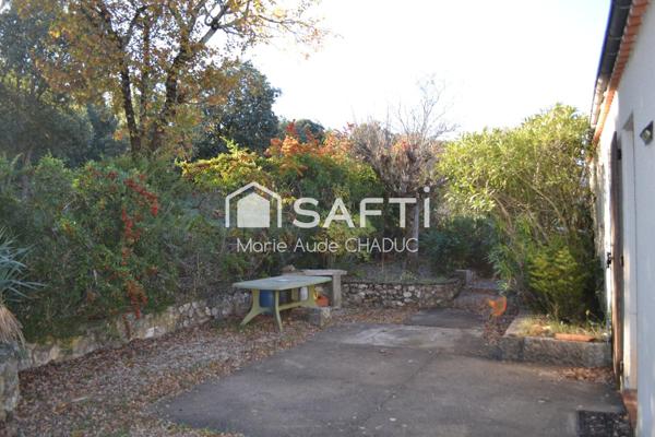 Maison T6 -136 m2 jardin attenant 1750 m2, forage