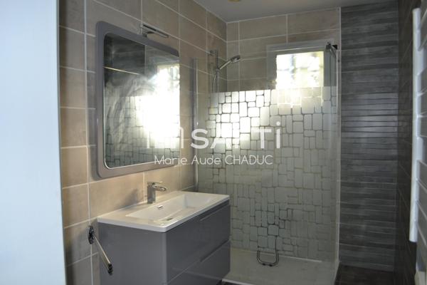 Maison T6 -136 m2 jardin attenant 1750 m2, forage