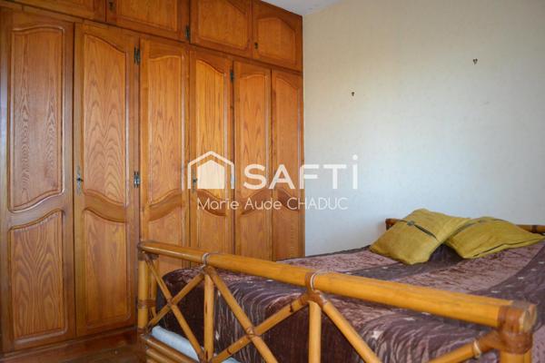 Maison T6 -136 m2 jardin attenant 1750 m2, forage