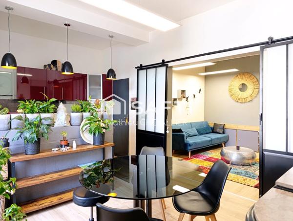 Maison rénovée avec jardin à 5 min du centre.