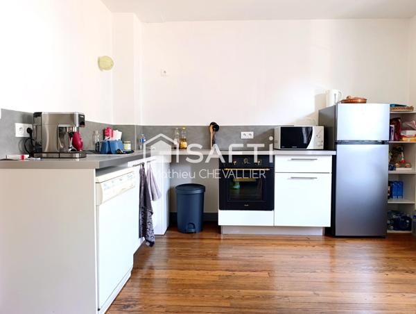 Maison rénovée avec jardin à 5 min du centre.