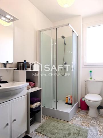 Maison rénovée avec jardin à 5 min du centre.