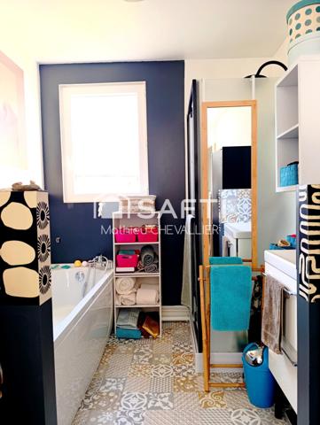 Maison rénovée avec jardin à 5 min du centre.