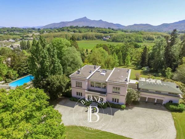Urrugne, Maison 7 Chambres -  800 m² à vendre
