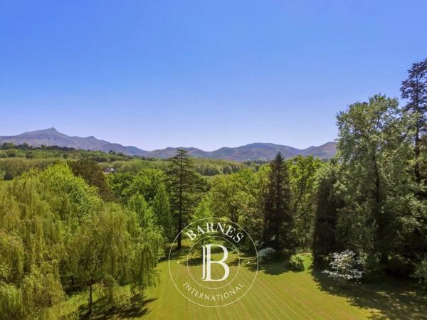 Urrugne, Maison 7 Chambres -  800 m² à vendre