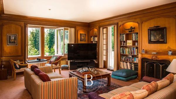 Urrugne, Maison 7 Chambres -  800 m² à vendre