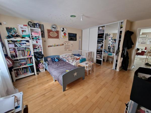 À vendre – Grand T3 de 77 m² – 1er étage – Petite copropriété à faibles charges