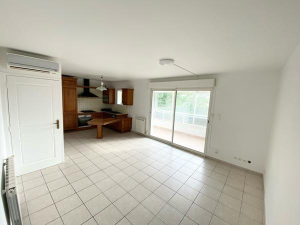 Martigues (13500) Grand T2 avec garage de 35 m² et loggia fermée – Rare sur le secteur !