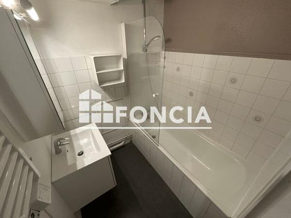 Location Appartement 2 pièces 39.98 m² - Clermont Ferrand 63000