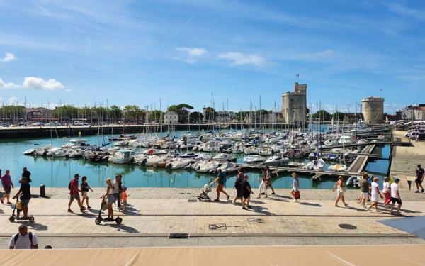 Appartement à vendre    3 pièces • 138 m2 La Rochelle