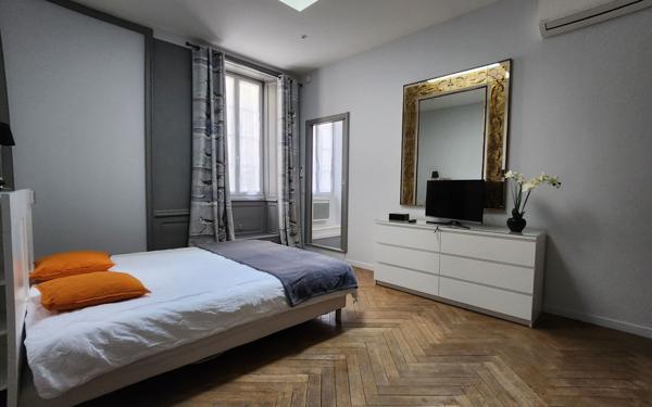 Appartement à vendre    3 pièces • 138 m2 La Rochelle