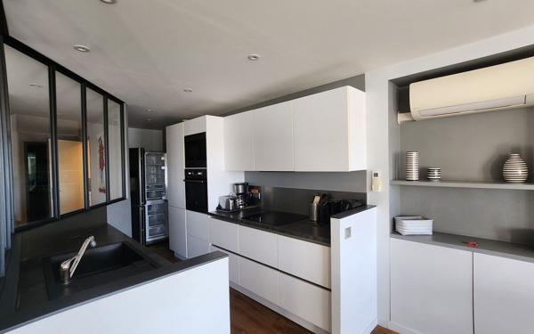 Appartement à vendre    3 pièces • 138 m2 La Rochelle