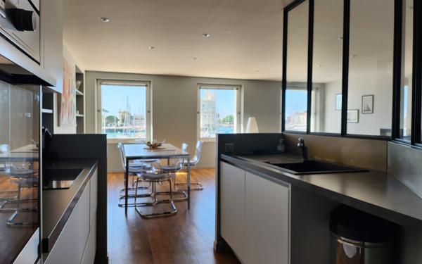 Appartement à vendre    3 pièces • 138 m2 La Rochelle
