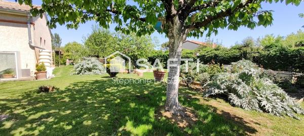 Maison 6 pièces de plain-pied avec piscine