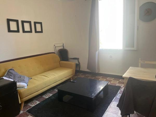 Vente                                                      Appartement
                        
                     3 pièces                      34 m2                     à Perpignan