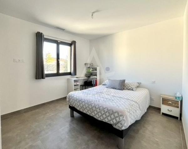 RARE ! MAISON DE PLAIN-PIED  GARAGE  PISCINE