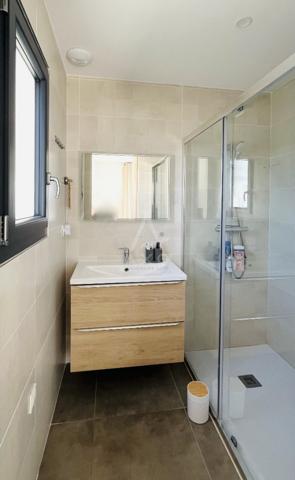 RARE ! MAISON DE PLAIN-PIED  GARAGE  PISCINE