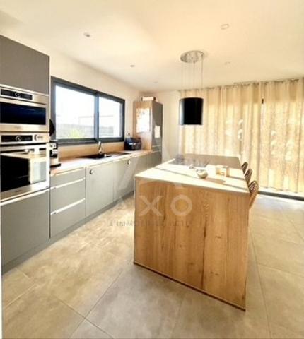 RARE ! MAISON DE PLAIN-PIED  GARAGE  PISCINE