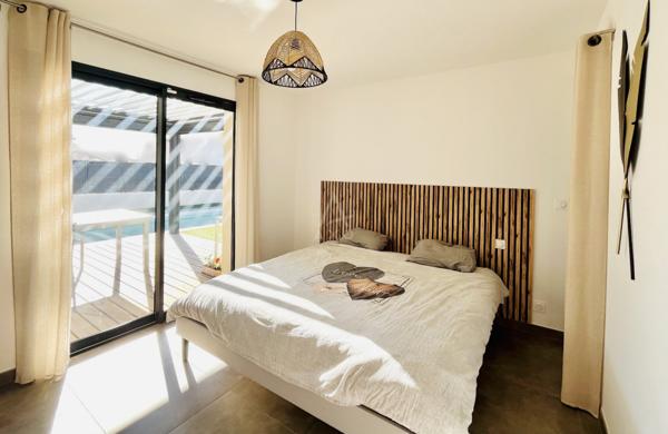 RARE ! MAISON DE PLAIN-PIED  GARAGE  PISCINE